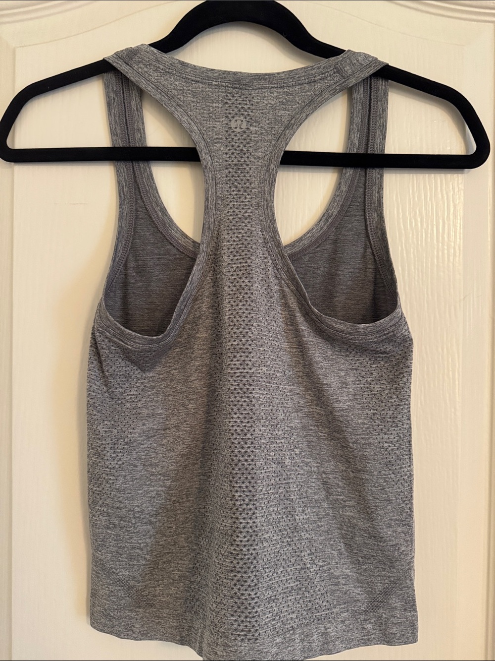 Lululemon Swiftly Tech Racerback Tank Top waist length. Size 2 - Picture 2 of 3